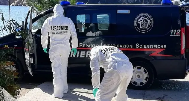 Abbandona a Nuraminis auto rubata con siringhe usate: denunciato 47enne