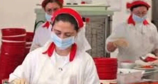 Appalti mensa negli ospedali del sassarese: ancora ritardi nei pagamenti