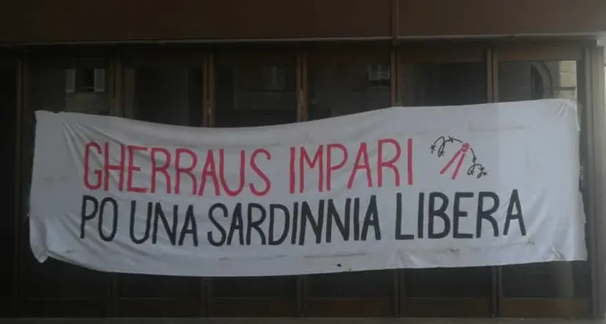 Nuove esercitazioni in Sardegna, riesplode la protesta degli antimilitaristi