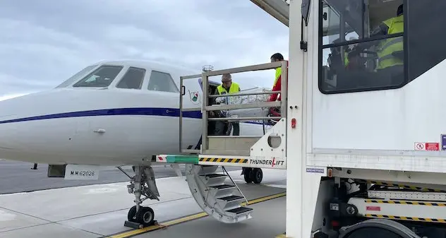 Volo della speranza da Alghero a Genova per una neonata in pericolo di vita