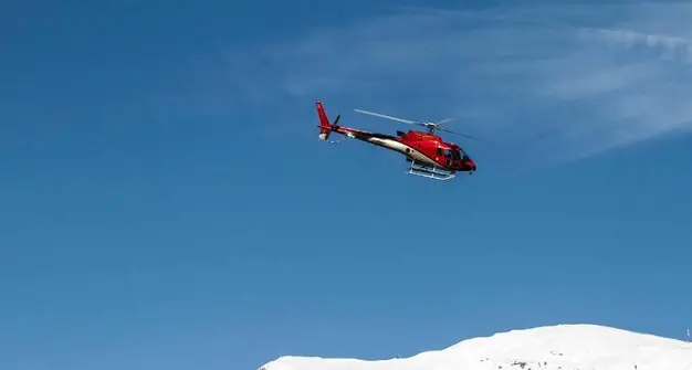 Travolto da una valanga in Valfurva, gli amici gli salvano la vita