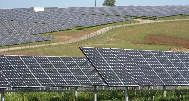 Narbolia. Attentato incendiario contro impianto fotovoltaico