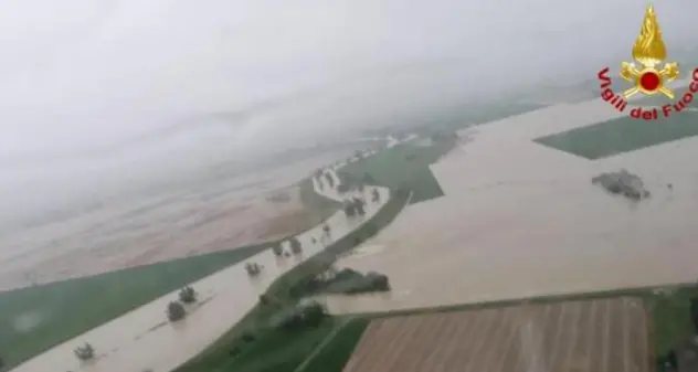 Maltempo, emergenza in Emilia Romagna: fiumi esondati, famiglie evacuate