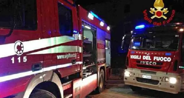 Incendiato camion della cooperativa del latte