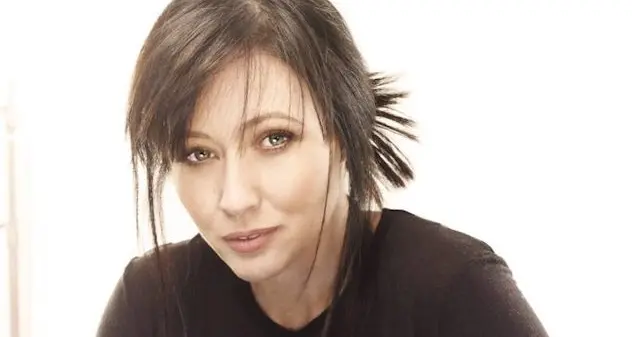 Shannen Doherty: «La malattia è tornata, è al quarto stadio». La Brenda di Beverly Hills lotta nuovamente contro il cancro