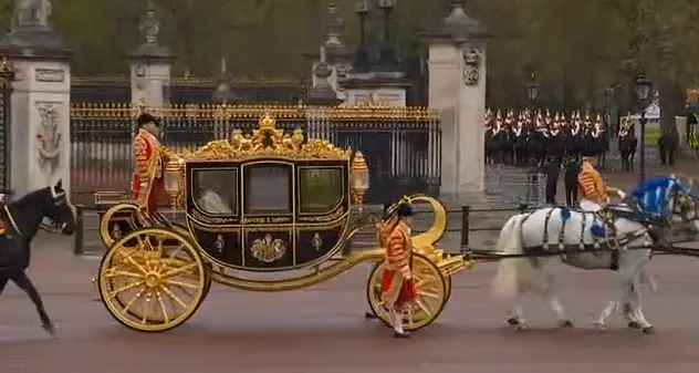 Carlo III, incoronazione a Westminster: \"Sono qui per servire\"