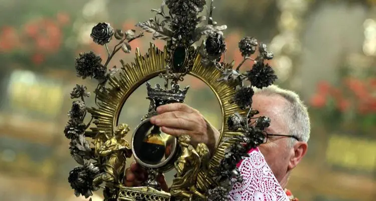 Napoli, si è sciolto il sangue di San Gennaro: è il 'miracolo di maggio'