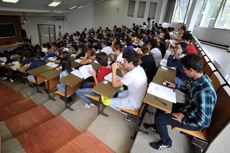 Foto Matteo Corner - LaPressecronacaMilano 4 09 2012 Esame di ammissione alla facolt&#xe0; di medicina all\\'universit&#xe0; statale di  Milano Nella Foto un momento del Test