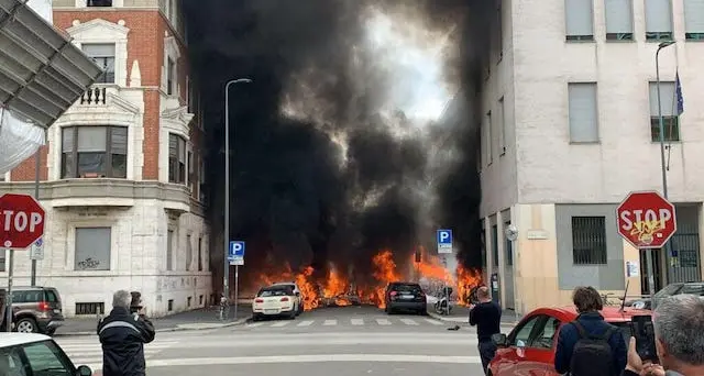 Milano. Esplosione in pieno centro, in corso i soccorsi