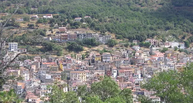 Seui. La Caserma dei Carabinieri è chiusa da 18 mesi. Deidda e Lai (Fdi): “I Comuni sono penalizzati da troppi tagli”