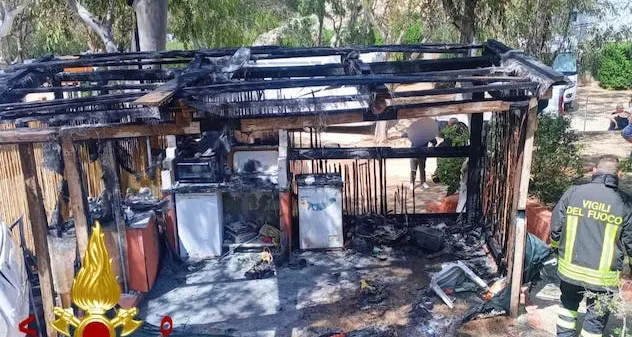 Incendio in un camping a Palau