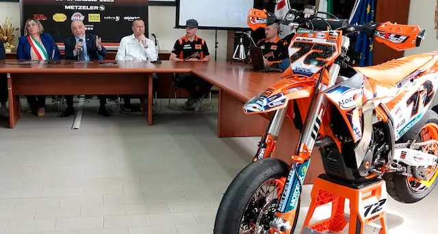 Tramatza, mondiale supermoto. Chessa: “Ancora motori per promuovere il turismo”