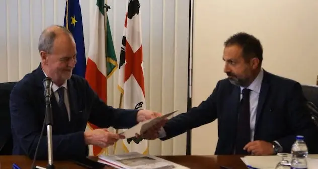 Da Pais al ministro Calderoli la proposta di legge per il collegio Sardegna