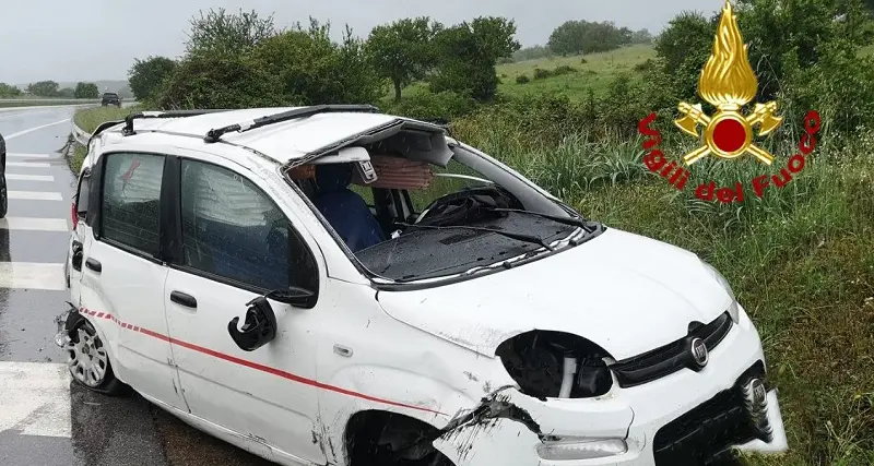 Esce fuori strada e si ribalta con l’auto a Pratobello: ferito un ragazzo