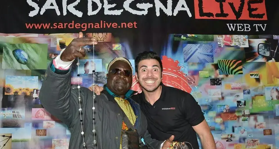 Venerdi in fiera con la brigata sassari e l'energia di Pambay, percussionista senegalese!