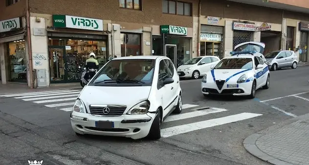 Incidente stradale nel quartiere di Villanova: ferito il conducente 81enne