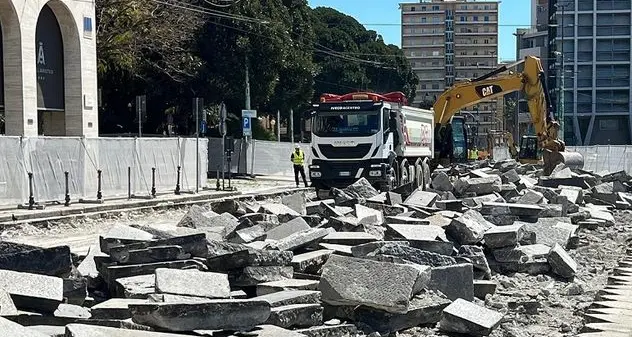 Lavori in via Roma a Cagliari sotto la lente dei carabinieri