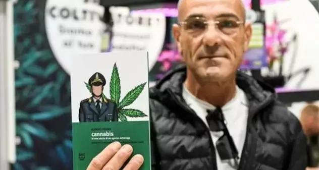 Ex agente antidroga ora cura la sua patologia con la cannabis: “Legalizziamola”