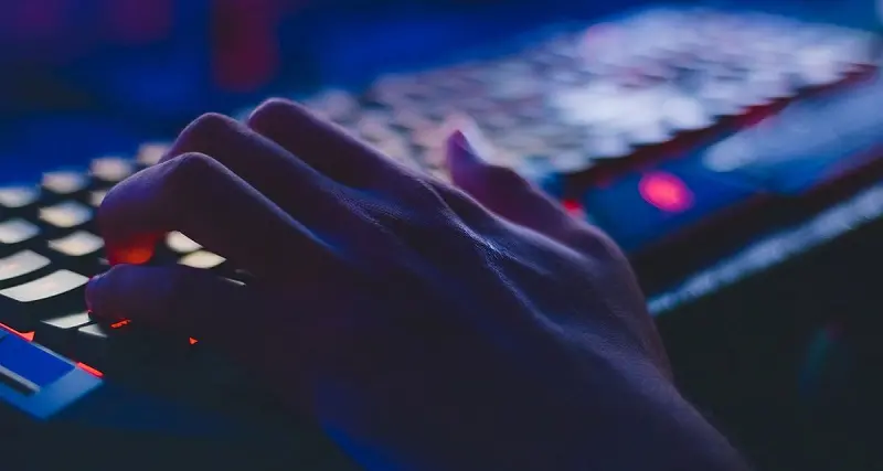 Servizi segreti italiani assumono nuovi cyber 007: al via la campagna di reclutamento