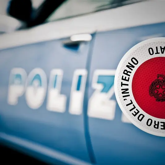 Bimba muore a Palermo: in ospedale con vestiti impregnati di benzina e segni sul collo