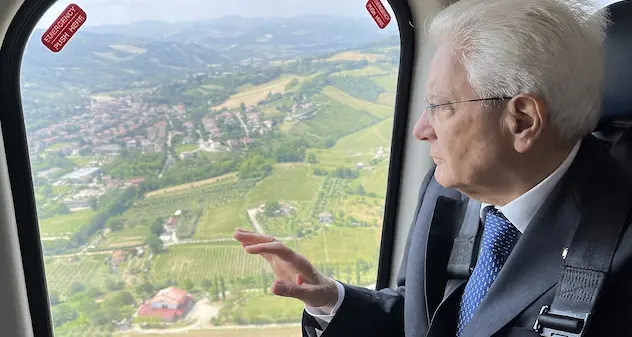 Alluvione, Mattarella nelle zone colpite in Emilia Romagna. “L’Italia è con voi”