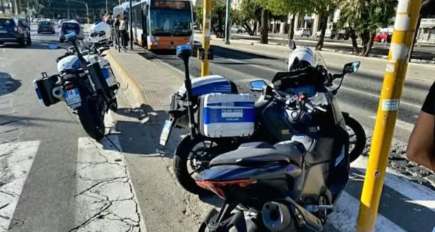 Cagliari. Senza patente e alla guida di una moto rubata, 20enne denunciato