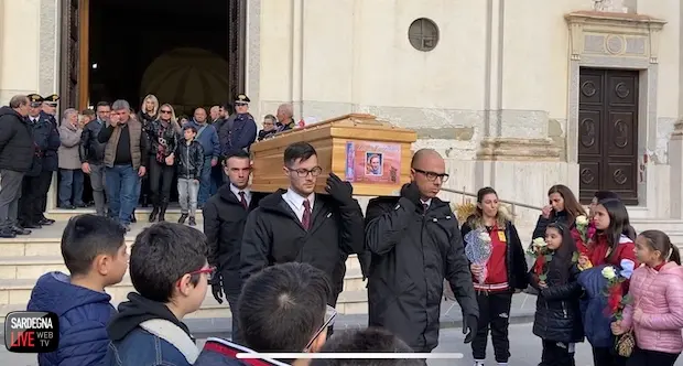 Funerali della mamma uccisa. La lettera di don Luca. VIDEO