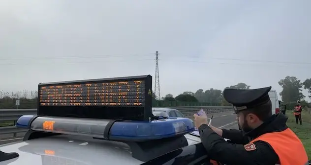 Emettevano contratti assicurativi falsi: i carabinieri denunciano sei persone