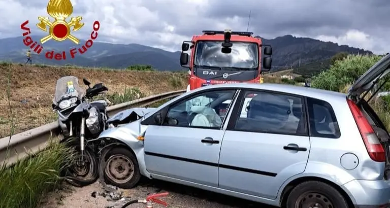 Schianto auto-moto a Santa Maria Coghinas, interviene l'elisoccorso