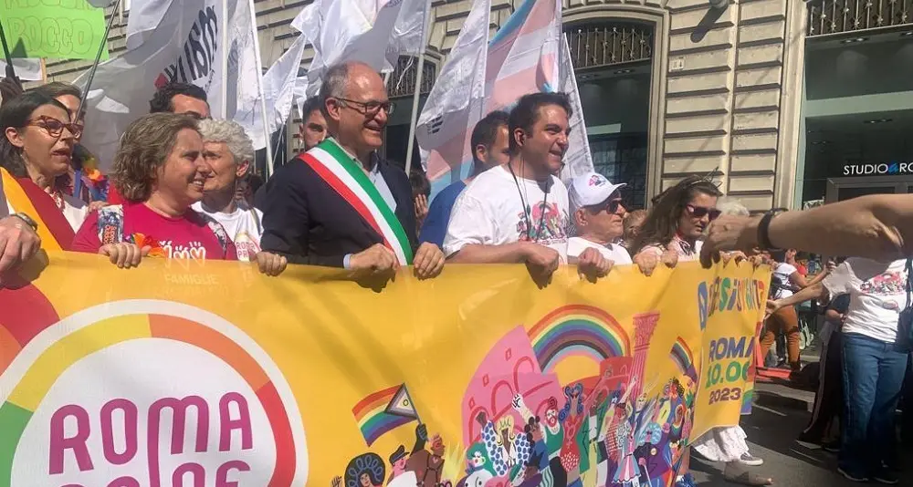 Roma Pride 2023, sfila parata per i diritti Lgbt: \"Siamo un milione\"