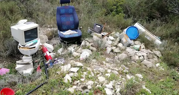 “Scoperta una discarica abusiva a Baddimannitta”, la denuncia di Fdi “Audax”
