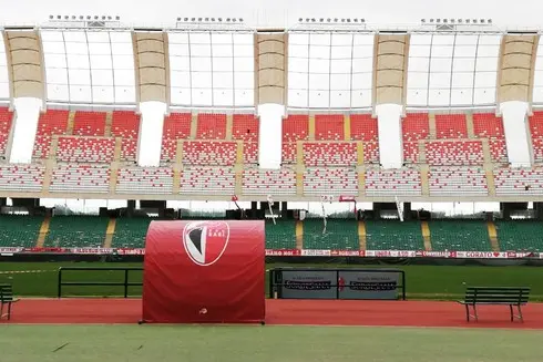 Nuovi sediolini in Tribuna allo stadio San Nicola a Bari