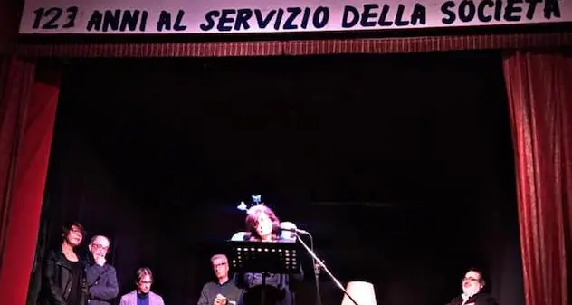 Monserrato fa il pieno di poesia con il libro di Fabrizio Raccis