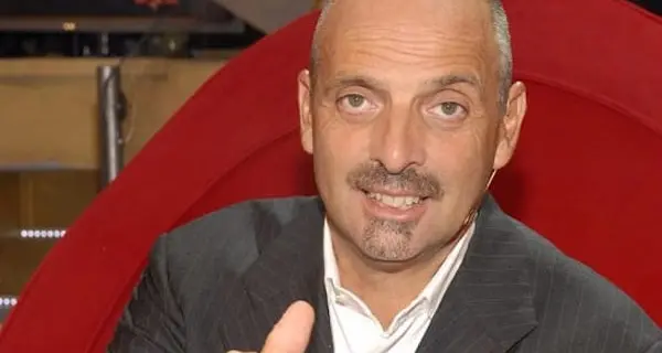Paolo Brosio: “Se l'acqua è santa combatte il virus. Hai mai visto Gesù che trasmette il virus?”