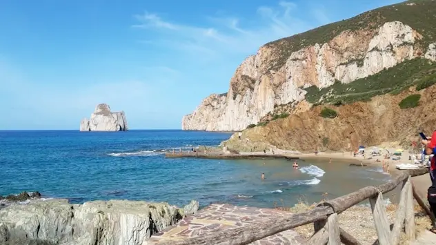 La meravigliosa spiaggia di Masua, perla della costa sud-occidentale della Sardegna