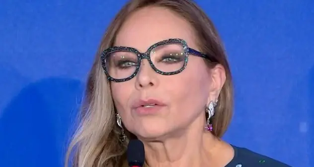 Ornella Muti in Sardegna: “Oggi è cambiato tutto, mi offrono l'Isola dei famosi”