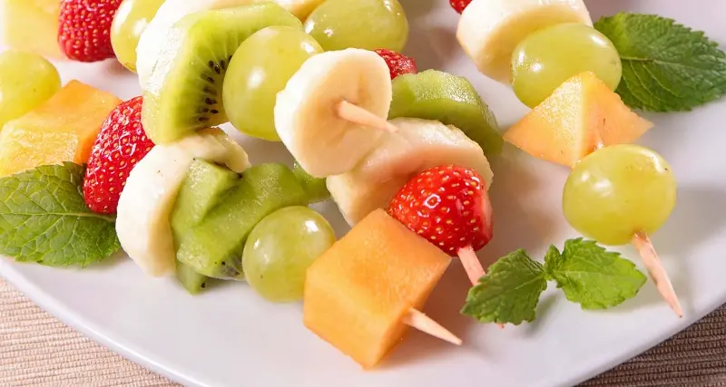 Nutrizionista, 'frutta come pranzo nemica della linea a prova di costume'
