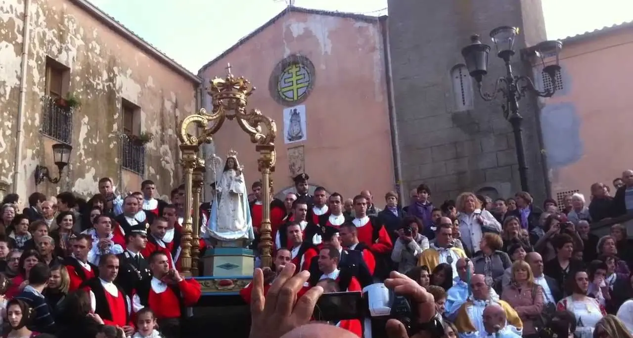 Fonni. Rubato l'oro della Vergine. Indignazione in paese