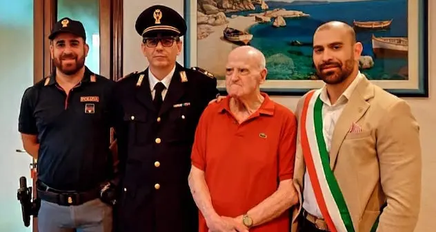 Muravera festeggia i 100 anni di Antonio Pilia