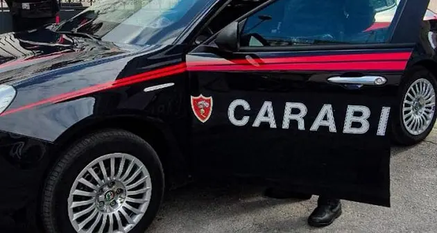 Caserta, armato di pistola insegue e sperona l'ex moglie