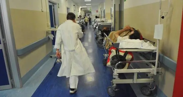 Sanità in Sardegna: meno liste d'attesa con più soldi a medici e infermieri