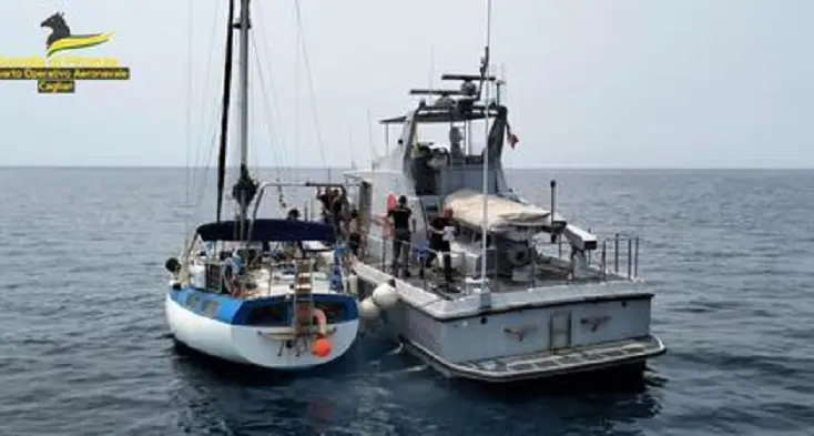 Sant'Antioco: turisti in difficoltà su una barca a vela, salvati dalla Guardia di Finanza