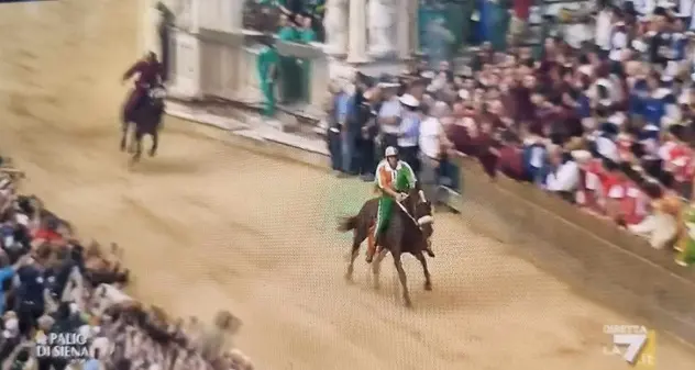 Palio di Siena: straordinario Tittia, vince ancora! E' il quinto successo consecutivo