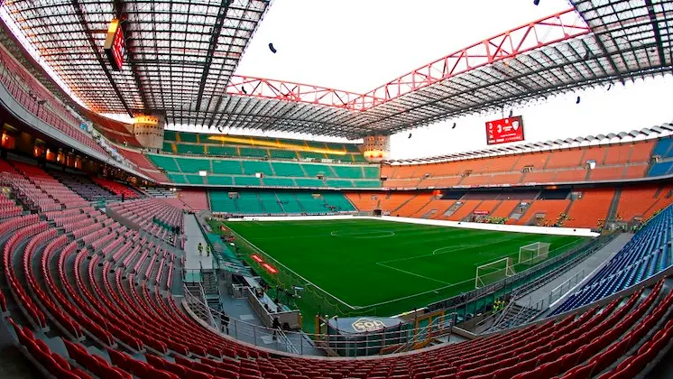 Cagliari sfida il Milan a San Siro: Fourneau arbitra al posto di Marchetti