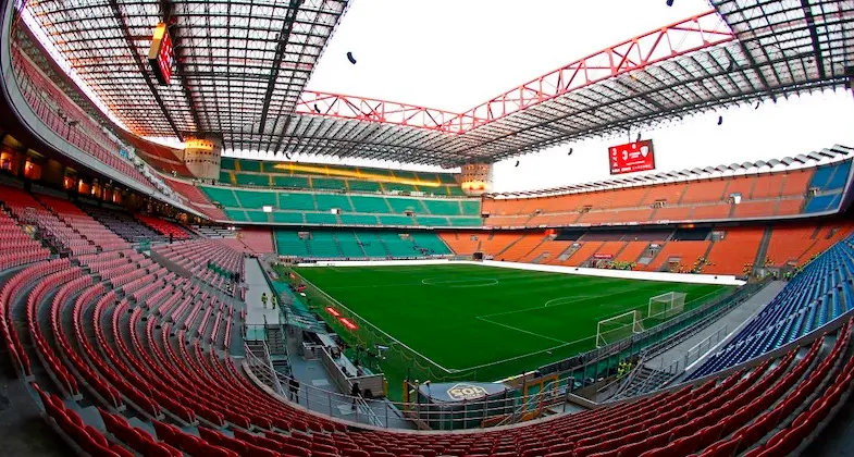 Cagliari sfida il Milan a San Siro: Fourneau arbitra al posto di Marchetti