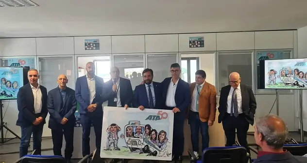 Nuoro in festa per i 50 anni del \"postalino\"