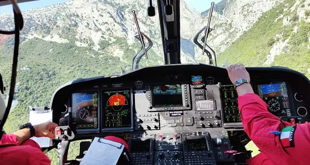 Disperse fra le falesie sopra le Grotte del Bue Marino: turiste recuperate nel pomeriggio