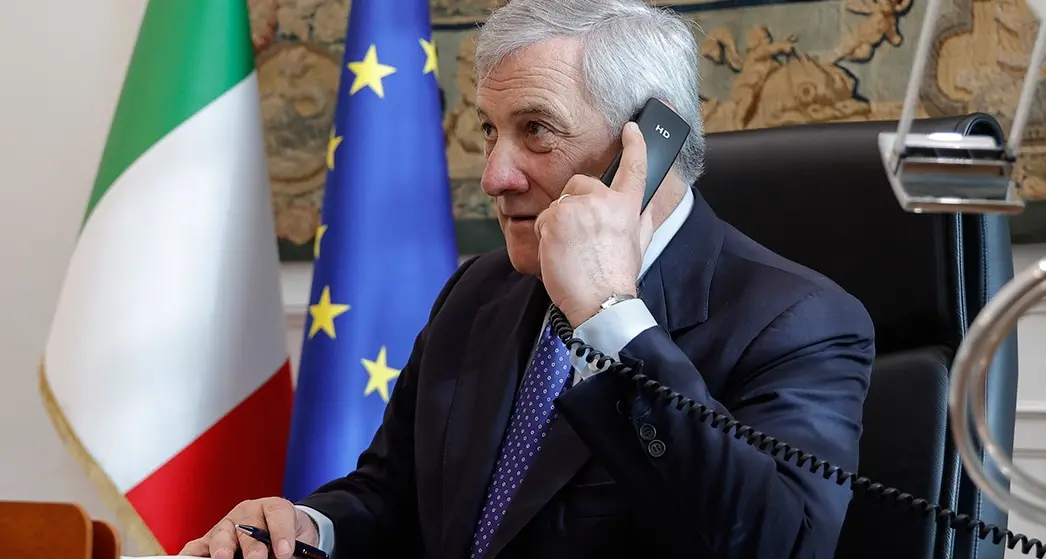 FI: Tajani, 'con Marina parlo ogni giorno, chi vuole si candidi al posto mio alla presidenza'