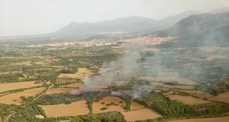 La Sardegna brucia ancora, 15 nuovi incendi. Intervengono i mezzi aerei