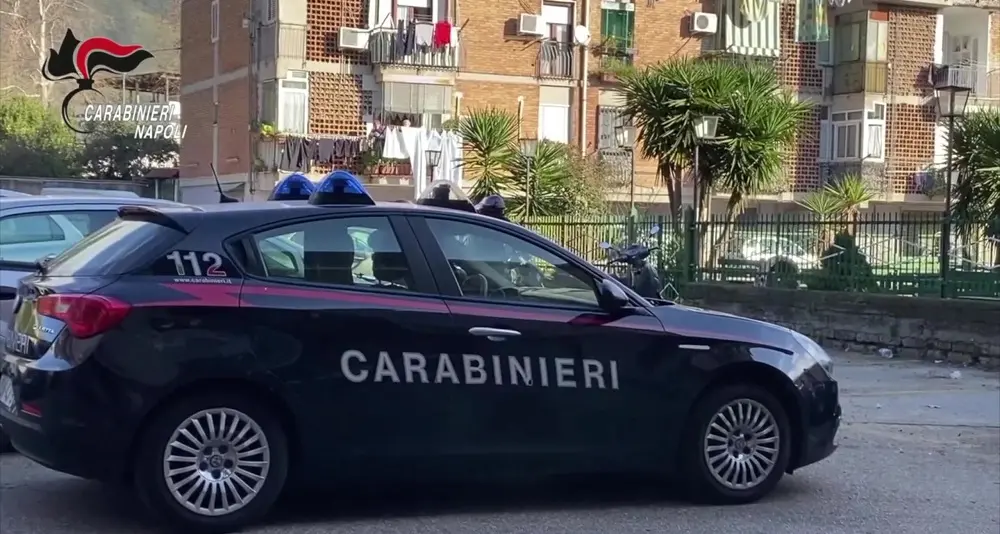 Napoli, bimbo di 18 mesi ferito da colpo di pistola: è grave